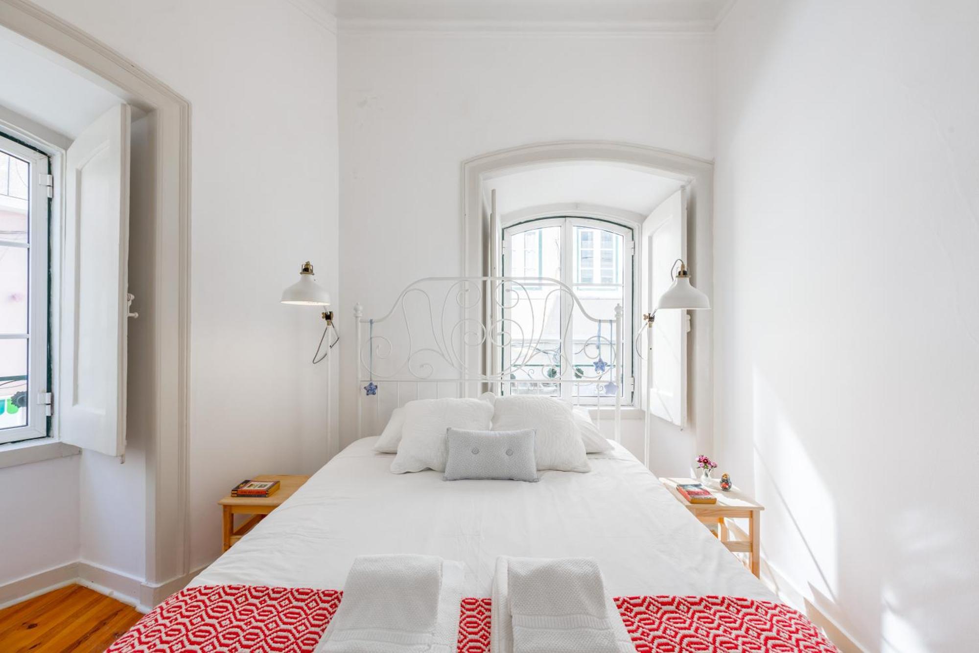 Spacious, Bright And Sunny Apartment, By Timecooler Lissabon Exterior foto