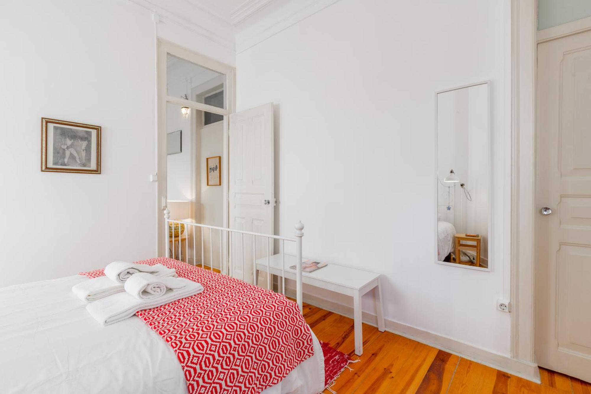 Spacious, Bright And Sunny Apartment, By Timecooler Lissabon Exterior foto