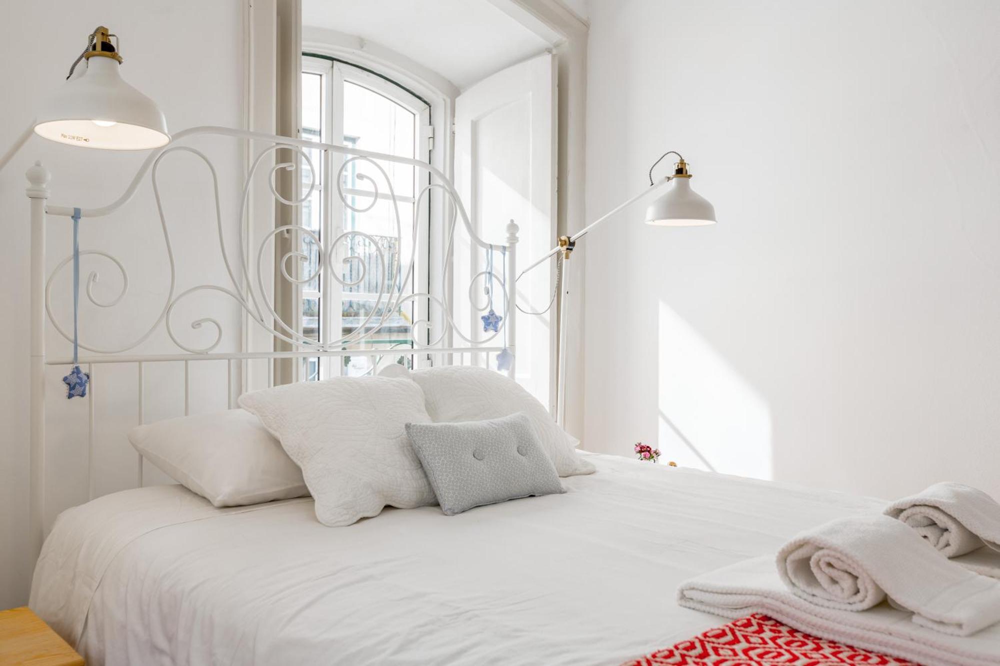 Spacious, Bright And Sunny Apartment, By Timecooler Lissabon Exterior foto